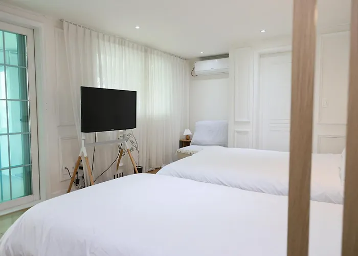 Gangnam Neat & Cozy L Near Station Appartement