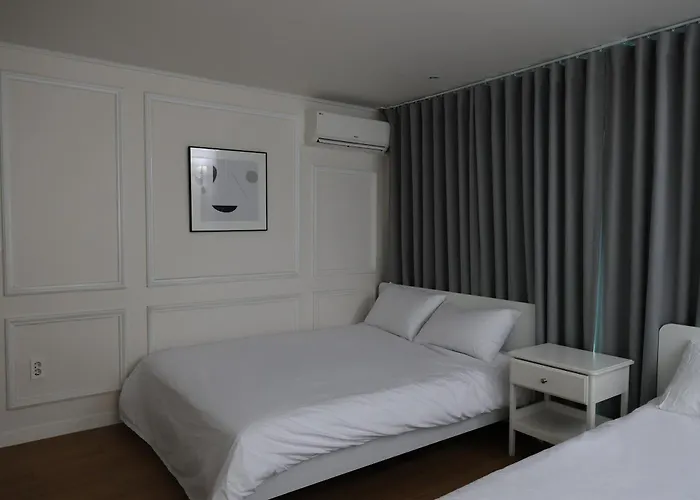 Gangnam Neat & Cozy L Near Station Appartement