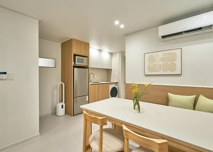 Gangnam Neat & Cozy L Near Station *